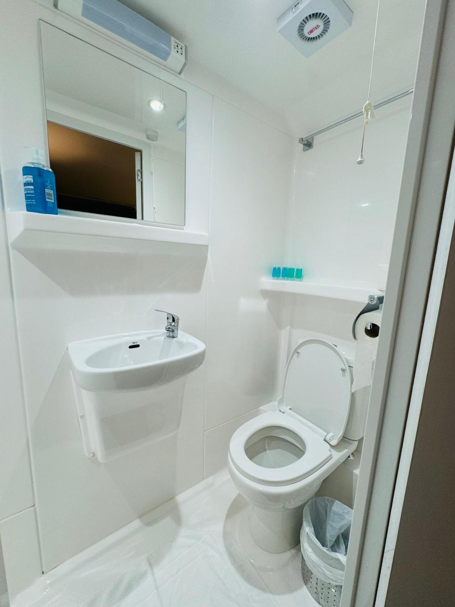 The Beverley House Hotel Лондон Экстерьер фото