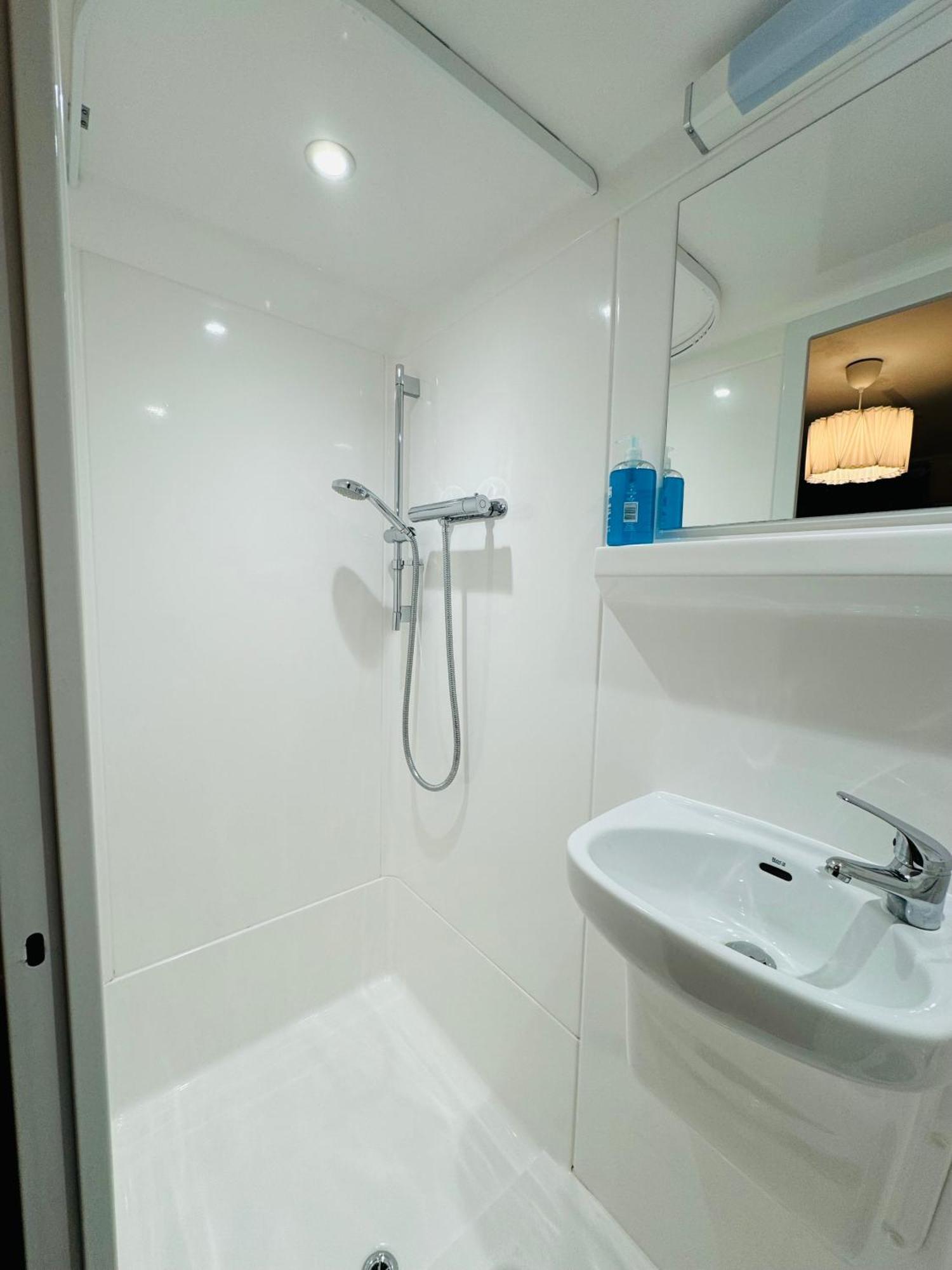 The Beverley House Hotel Лондон Экстерьер фото