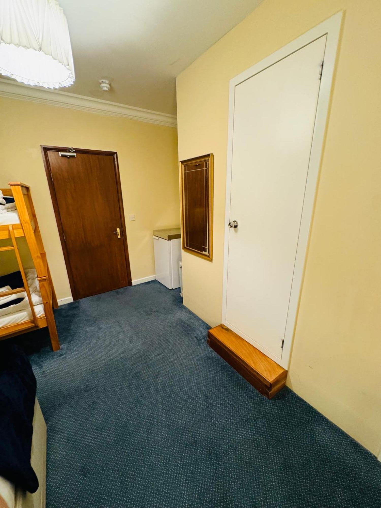 The Beverley House Hotel Лондон Экстерьер фото