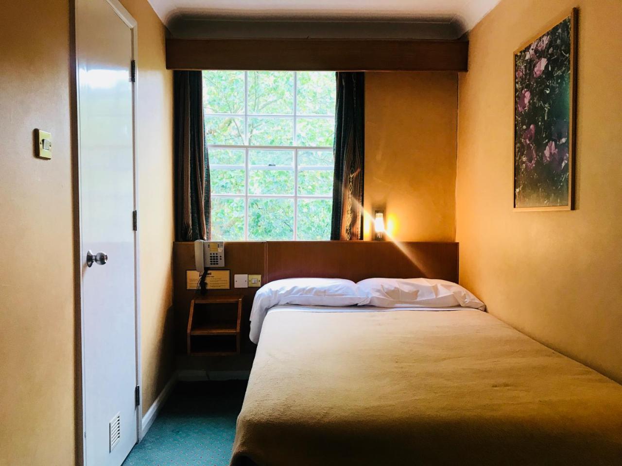 The Beverley House Hotel Лондон Экстерьер фото